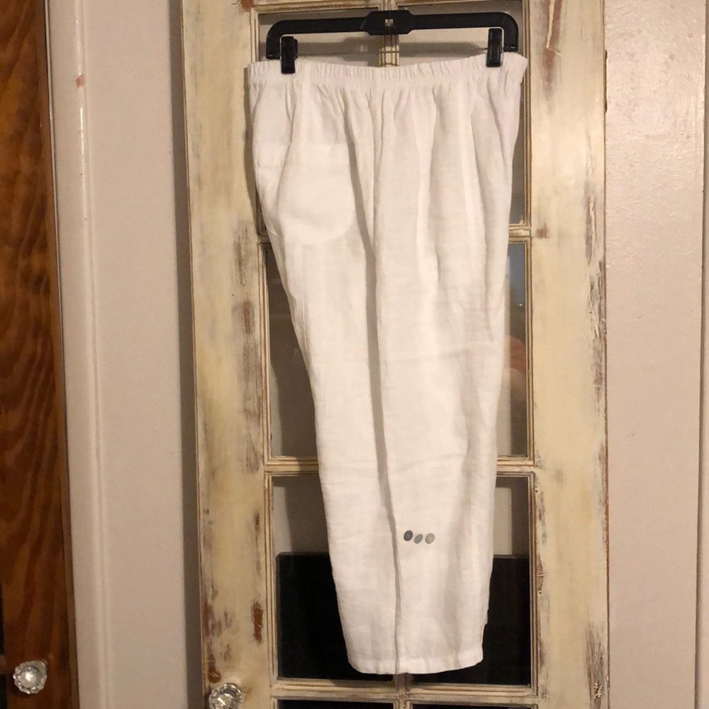 White linen Capri pants